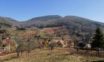 Blick vom Tal auf's Dernbacher Haus